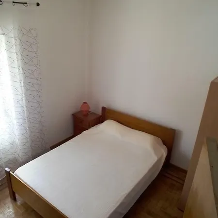 公寓 Apartament Romica 塔维拉